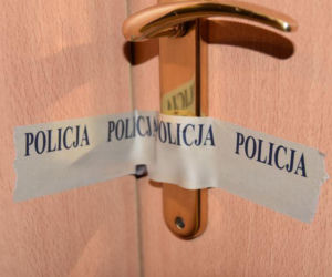 Trzy kobiety wpadły w ręce policji po serii kradzieży w sklepach odzieżowych. W sprzedaży łupów pomagał im ojciec