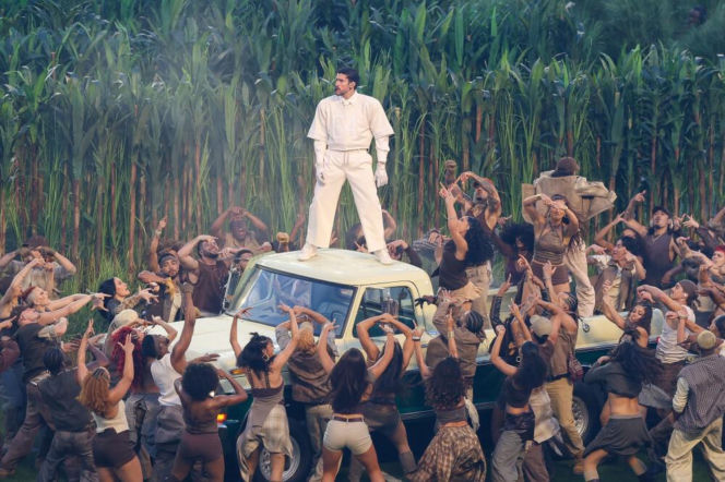 Halftime show na Super Bowl 2026: Bad Bunny, Lady Gaga, Pedro Pascal, Cardi B, John Bon Jovi i smaczki polityczne