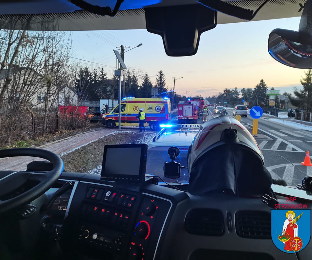 Wjechał na chodnik i staranował ogrodzenie! 61-latek zginął pod Radomiem