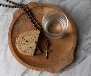 Środa Popielcowa – co można jeść, a czego absolutnie unikać? 