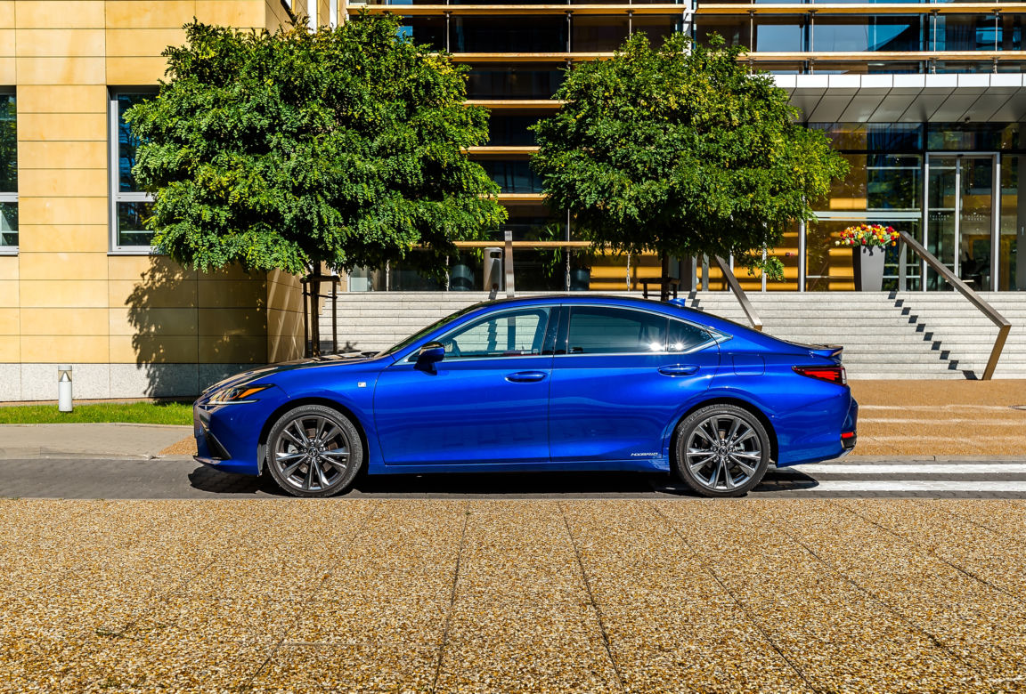 Lexus ES300h F Sport