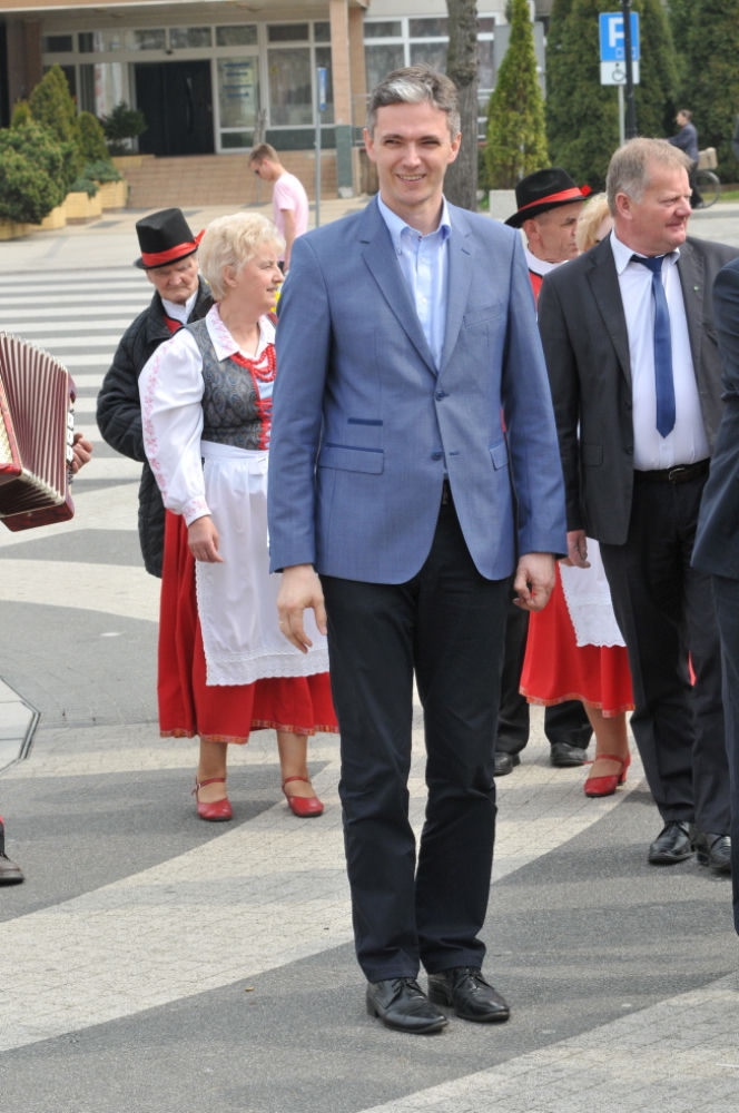 WAŁĘSA OBIECAŁ 100 MILIONÓW! A ONI CO?