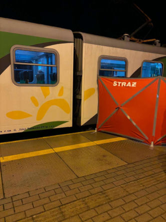 Koszmar na stacji na Mazowszu. Mężczyzna spadł z peronu prosto pod pociąg