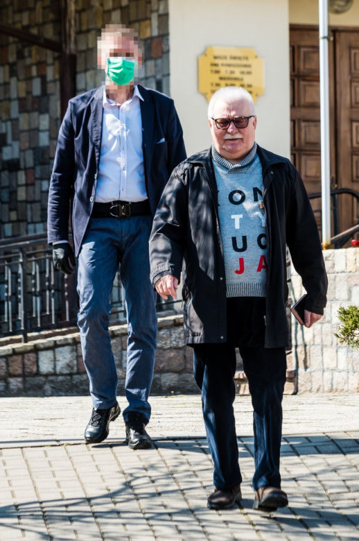 Koronawirus w Trójmieście. Ochroniarze Lecha Wałęsy w maseczkach