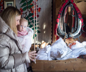 Joanna Kurska z córeczką w górach
