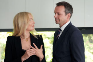 Barwy szczęścia: Te nagrania mrożą krew! Dominika odkrywa, kto nocami kręci się po jej mieszkaniu