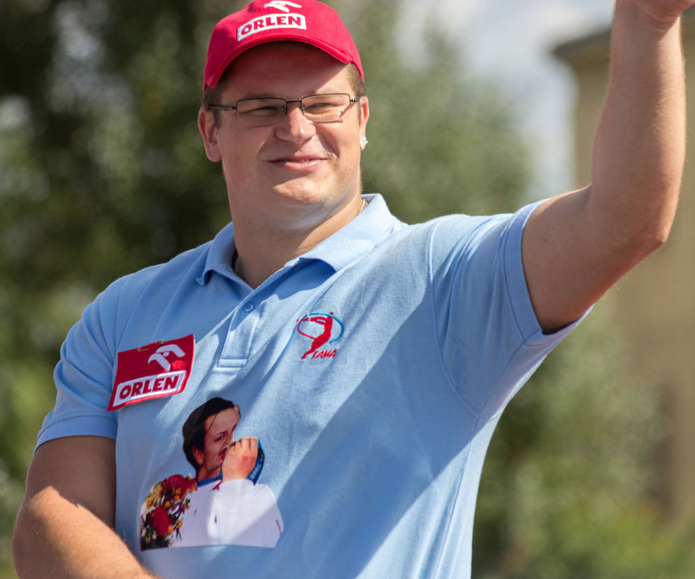 Młot, który uderzył w trenera, waży siedem kilogramów!