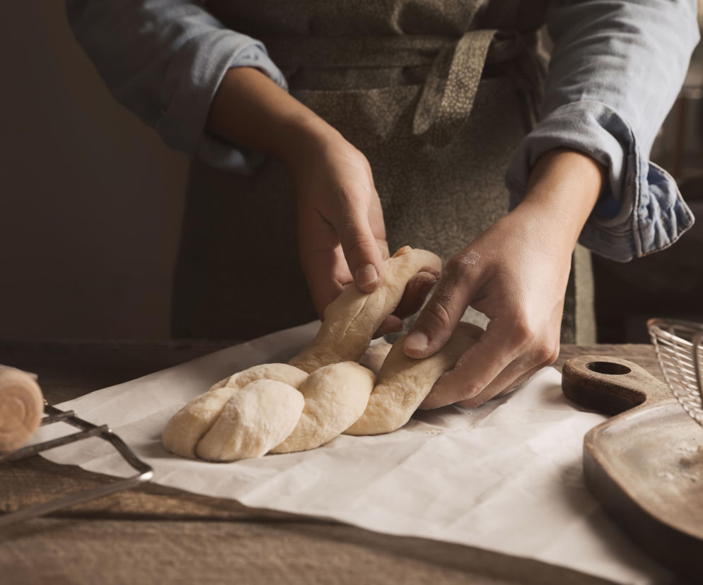 Chałka domowa – aromatyczne drożdżowe pieczywo, które pachnie jak wspomnienia z dzieciństwa