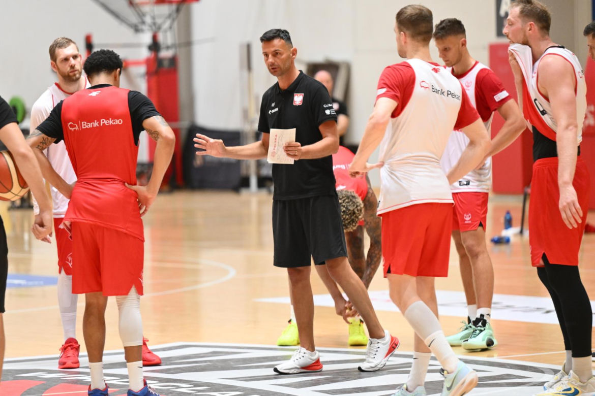 Jeremy Sochan trenuje z reprezentacją Polski we Wrocławiu. Zobacz zdjęcia. Kiedy mecze o Igrzyska Olimpijskie?
