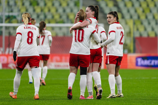 Polska - Słowenia: Najwierniejsi kibice wspierali reprezentację Polski kobiet. Dużo zdjęć z Gdańska