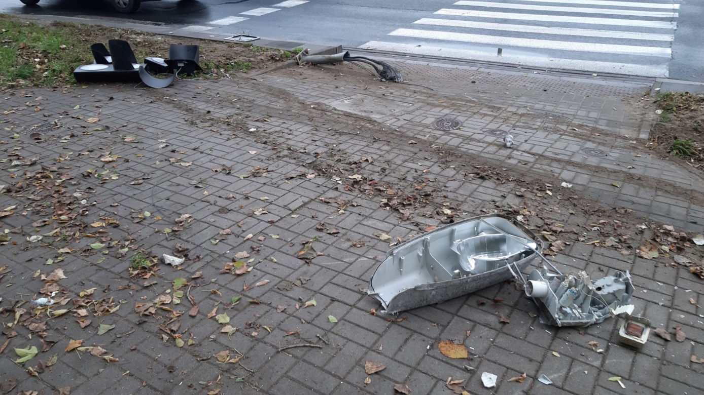 Dwa wypadki jeden po drugim, paraliż komunikacyjny na Pradze-Południe