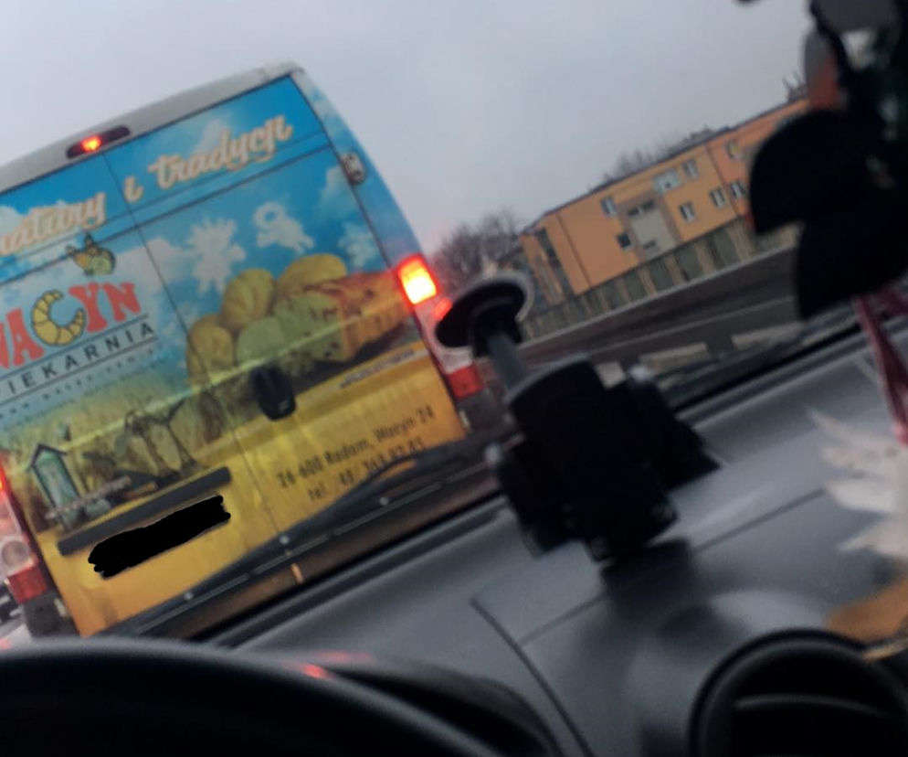 Potrącenie na rondzie Kozienickim