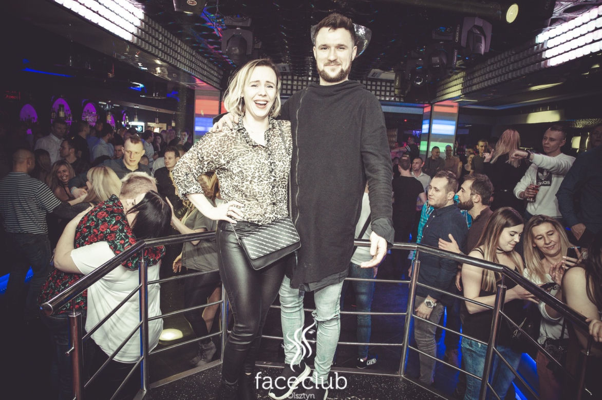 Defis w Face Club. Zdjęcia fanów z wokalistą