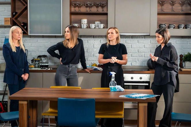 Pierwsza miłość, odcinek 4167. Marysia (Aneta Zając), Kinga (Aleksandra Zienkiewicz) i Marta (Honorata Witańska), Emilka (Anna Ilczuk)