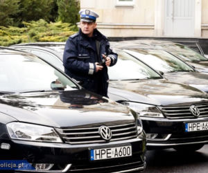 12 nieoznakowanych Volkswagenów Passatów dla policji