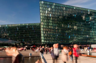 Reykjavik Concert Hall and Conference Centre. Zwycięzca konkursu architektonicznego Mies van der Rohe Award  