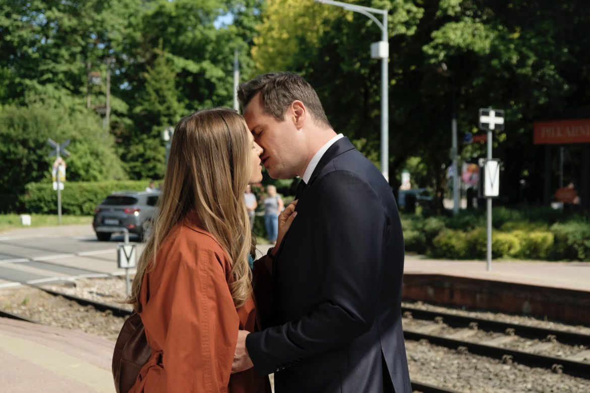 Zdrada odc. 2. Julia (Anna Karczmarczyk), Paweł (Paweł Małaszyński)