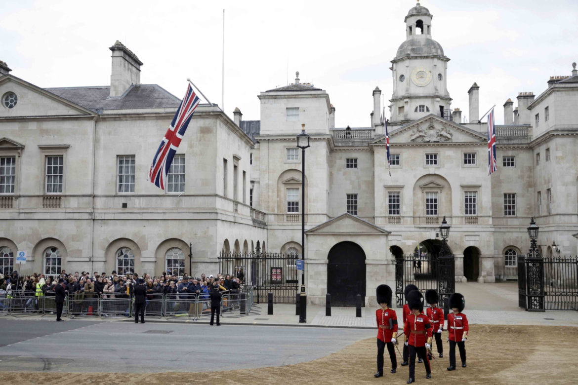 Pogrzeb królowej Elżbiety II. Tłumy przed Opactwem Westminsterskim
