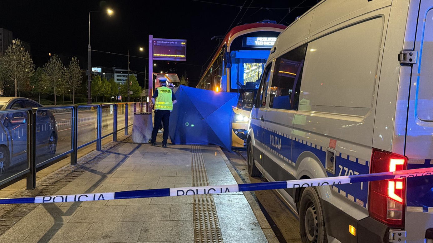 Śmiertelne potrącenie pieszej przez tramwaj na Marszałkowskiej