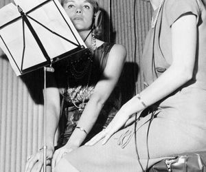 Słynne bliźniaczki nie żyją. Zmarły razem w swoim domu tańcząc i śpiewając