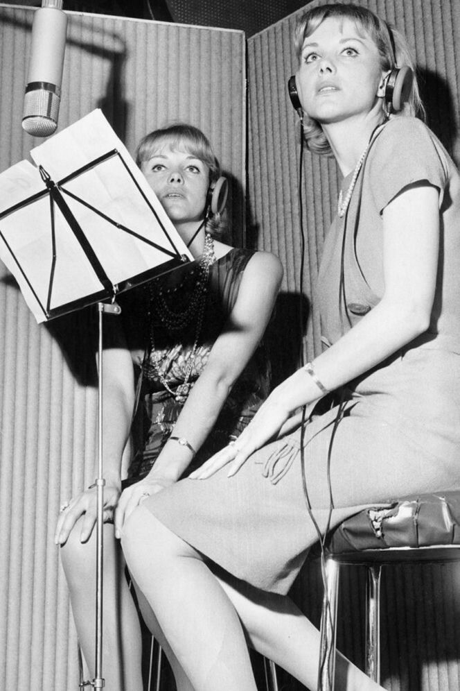 Słynne bliźniaczki nie żyją. "Zmarły razem w swoim domu tańcząc i śpiewając"