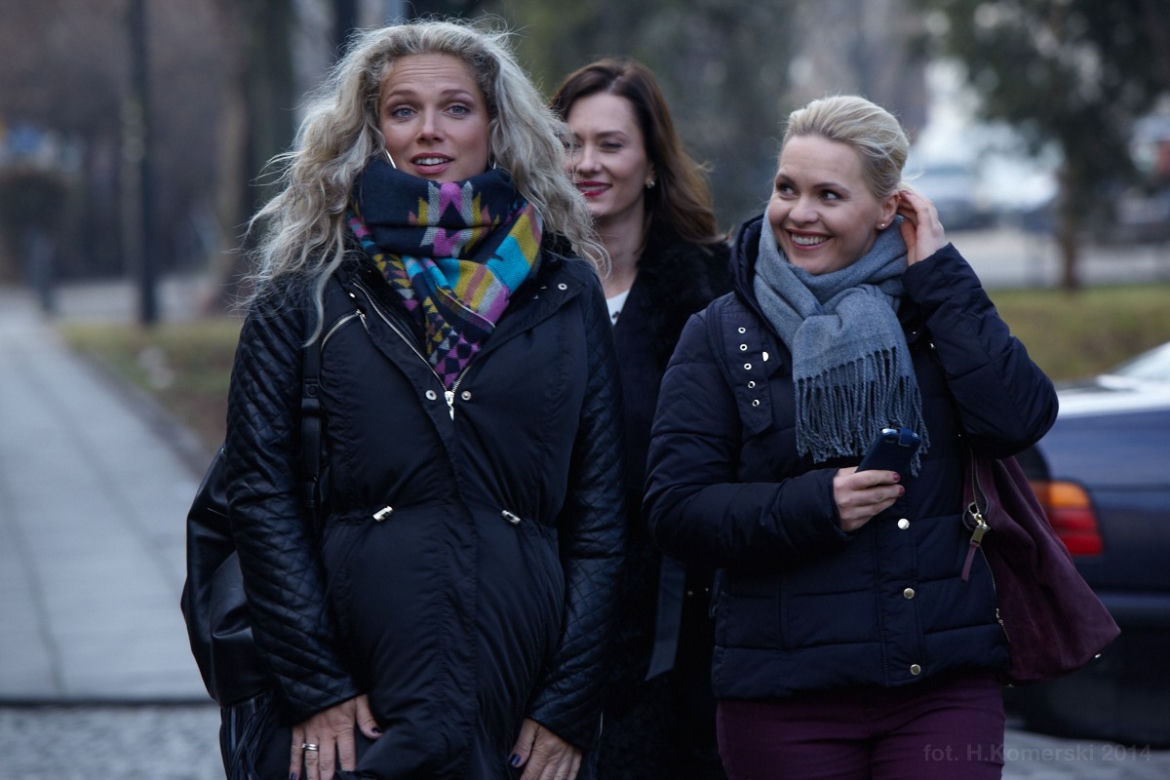 Przyjaciółki 5 sezon. Patrycja (Joanna Liszowska), Anka (Magdalena Stużyńska), Zuza (Anita Sokołowska)