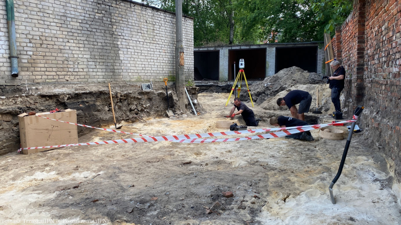 Kości trójki nastolatków odkryte na Pradze. Tu był więzienny ogród