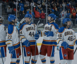 Główne role grają Ella Bright (The Crown) i Belmont Cameli (Byle do dzwonka).