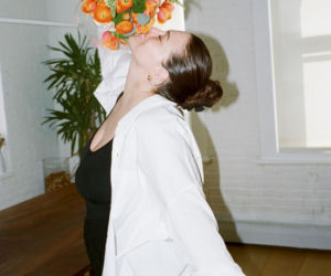 Słynna modelka plus size pokazuje się nago 3 miesiące po urodzeniu bliźniąt. Witaj brzuszku!
