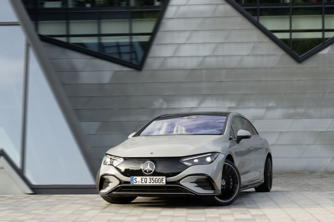 Mercedes EQE (2022)