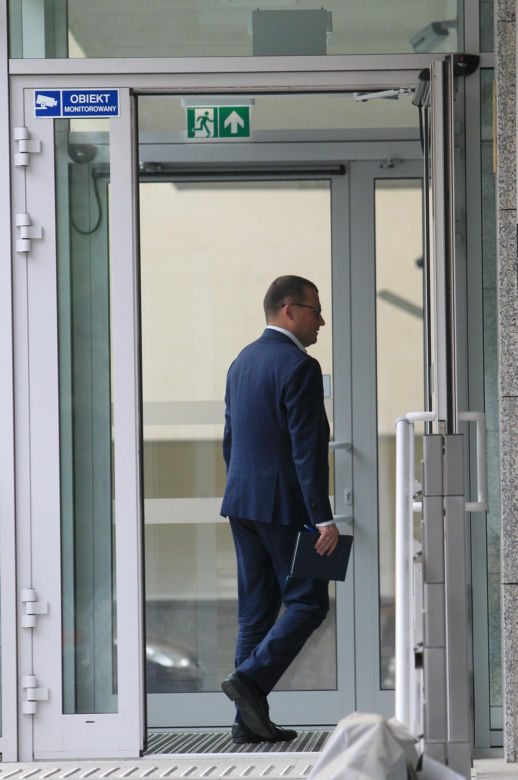 Karol Nawrocki "mebluje" swoją kancelarię  