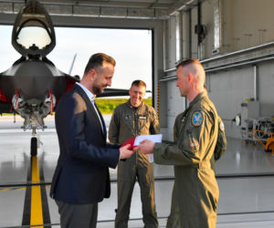 Szef MON nie krył dumy. Pierwsze F-35 już w kraju