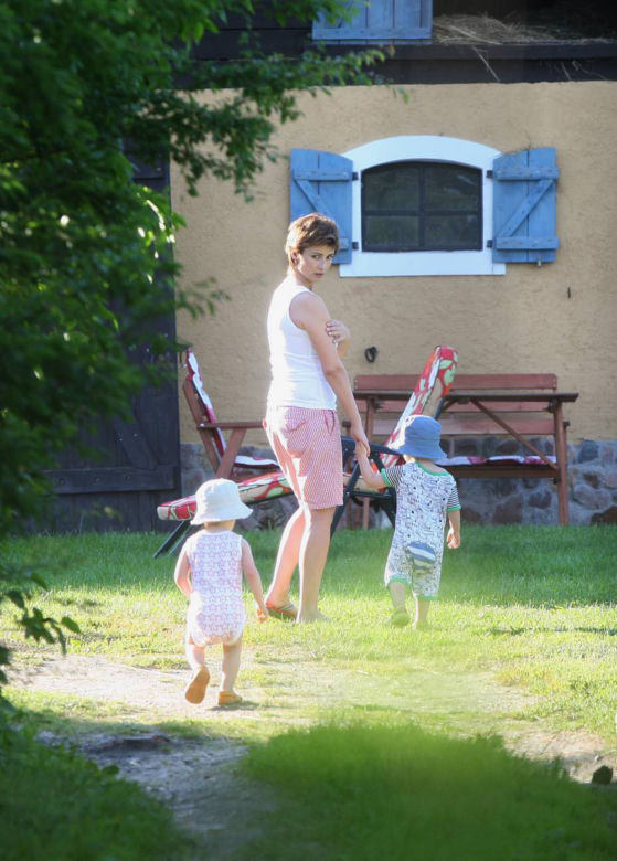 Joanna Brodzik zabrała dzieci do pracy