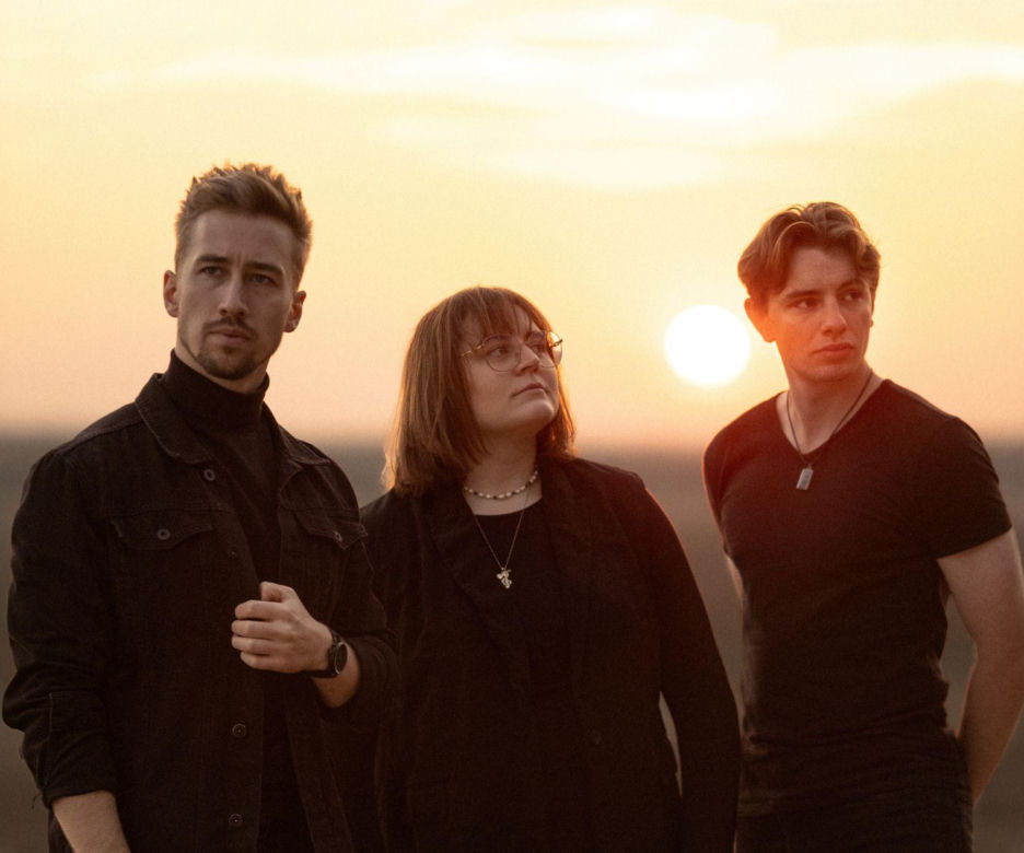 imasleep zapowiadają wyjątkowy koncept album emocjonalnym singlem "Closer"