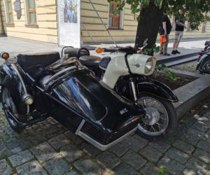 Klasyki motoryzacji na Rynku w Ostrowie Wielkopolskim