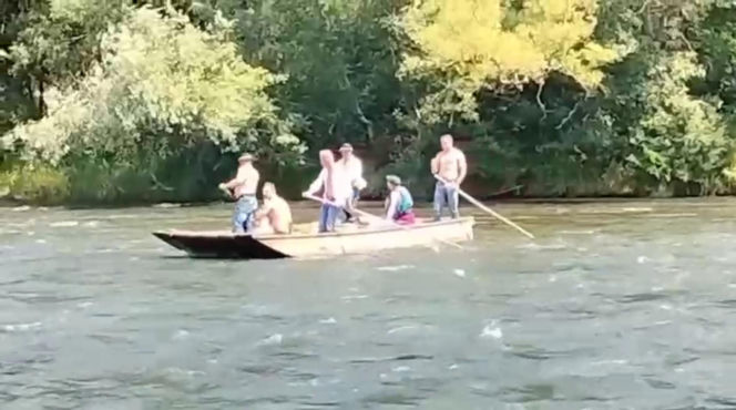 Flisacy uratowali turystkę z Dunajca