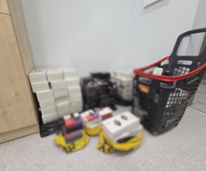 Ukradli ponad 2 tysiące zegarków pod Wrocławiem. Zatrzymano obywateli Afryki