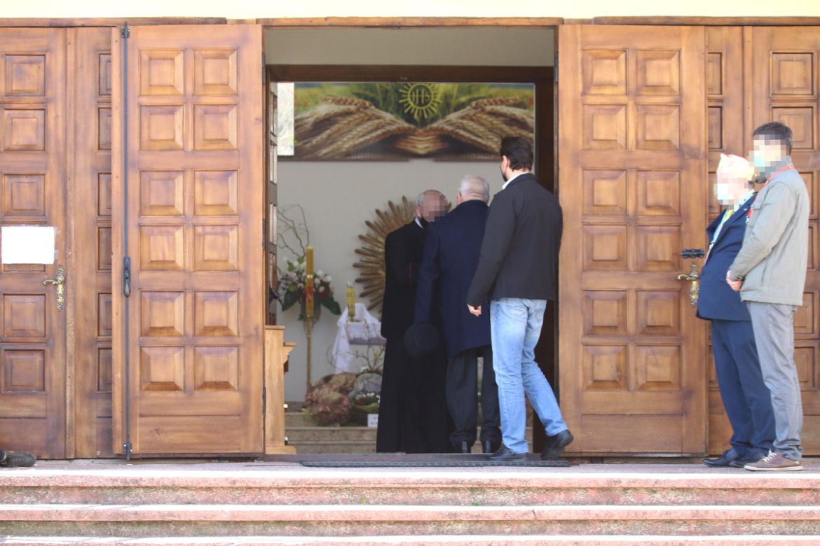 Lech Wałęsa w kościele