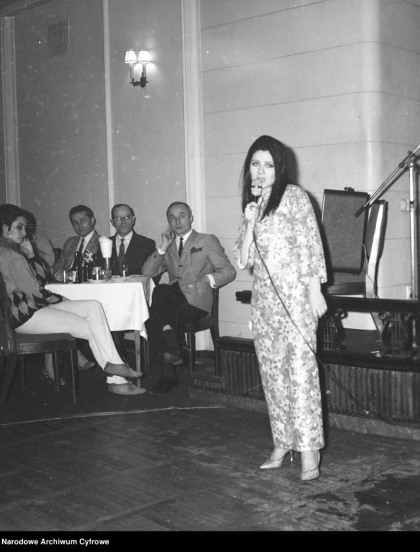 Teresa Tutinas podczas występu