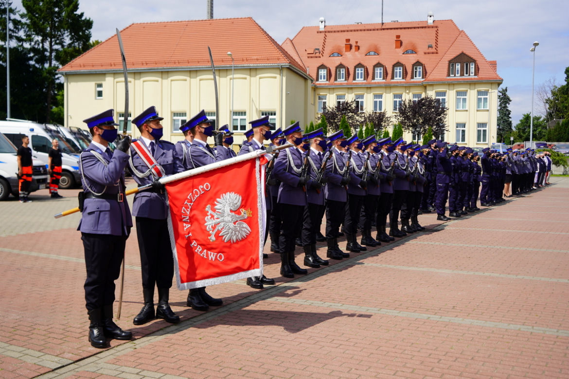 Ślubowanie policjantów w Bydgoszczy. Zdjęcia z uroczystości