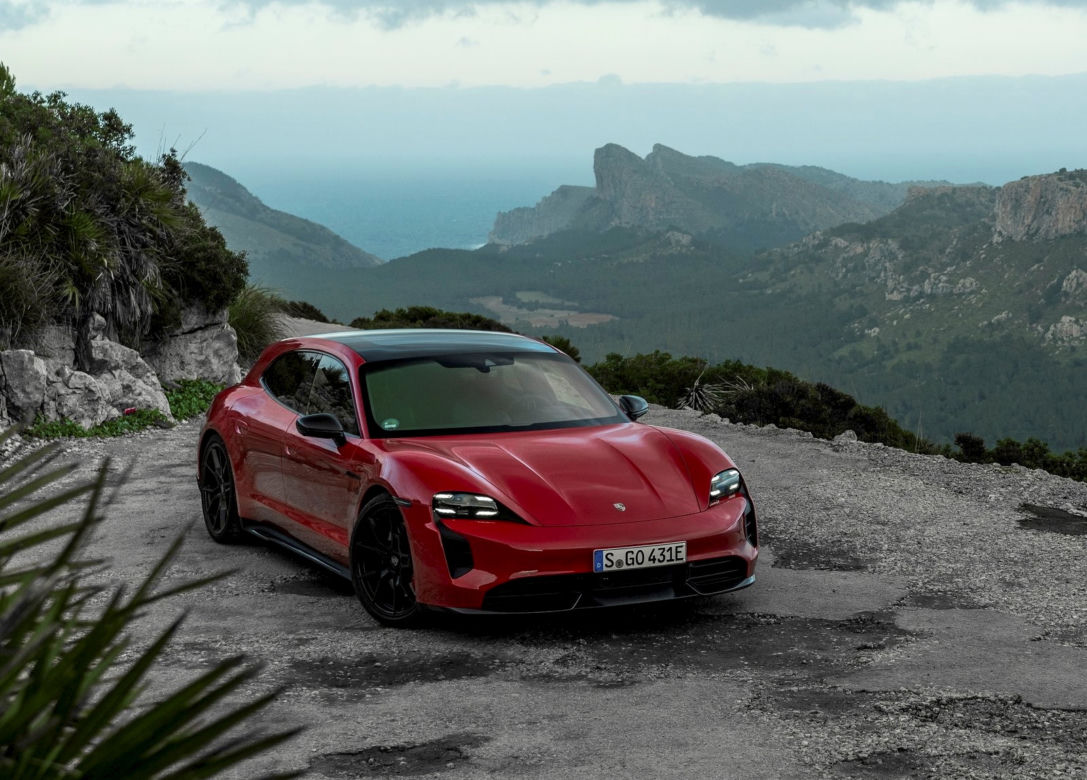 Porsche Taycan GTS Sport Turismo
