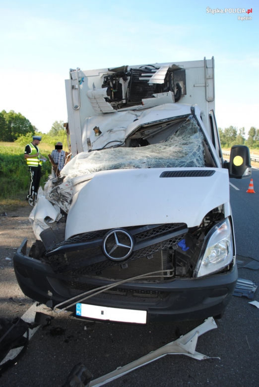 Śmiertelne zderzenie Sprintera z TIR-em
