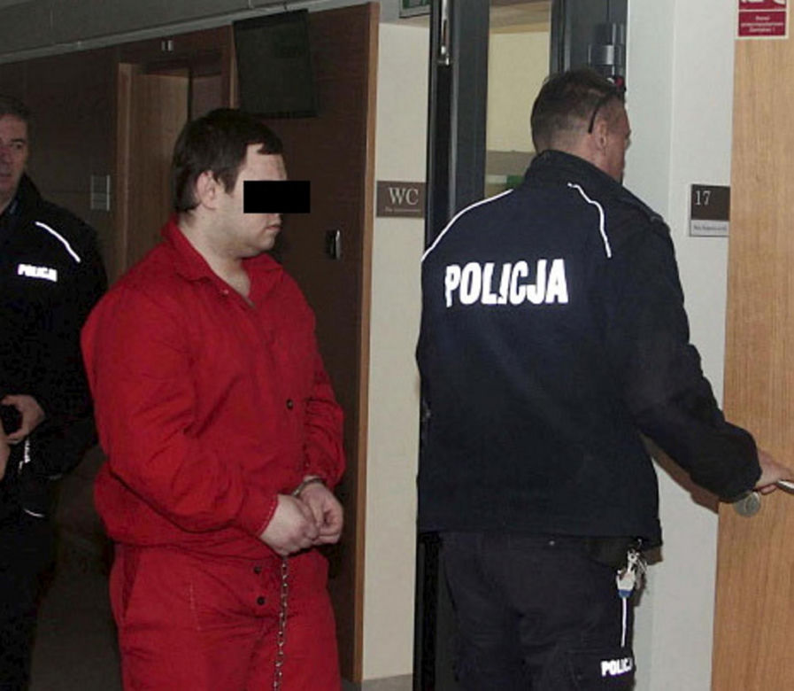 Oskarżony o dwa zabójstwa zaatakował za kratkami. Skatował więźnia, bo wywiesił pranie w celi!