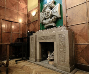 Były tu biura, przedszkole i Urząd Stanu Cywilnego. Dziś w dawnej willi fabrykanta działa harcerstwo