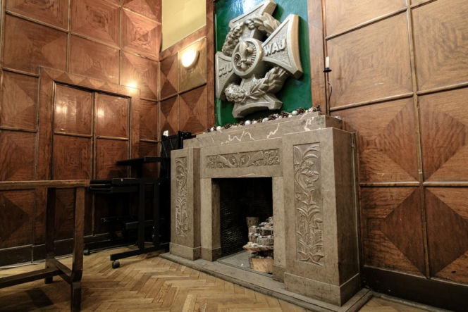 Były tu biura, przedszkole i Urząd Stanu Cywilnego. Dziś w dawnej willi fabrykanta działa harcerstwo