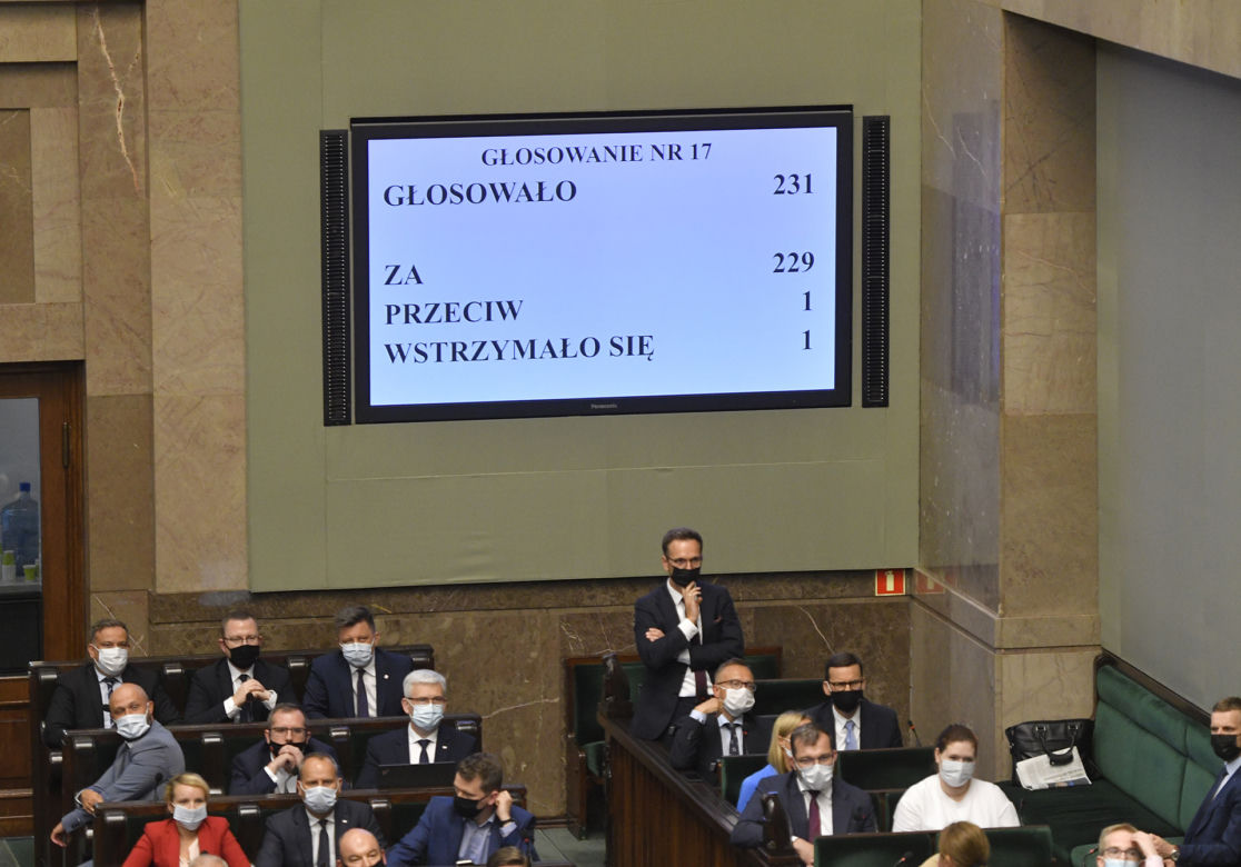 Reasumpcja głosowania w Sejmie Wojna o TVN trwa