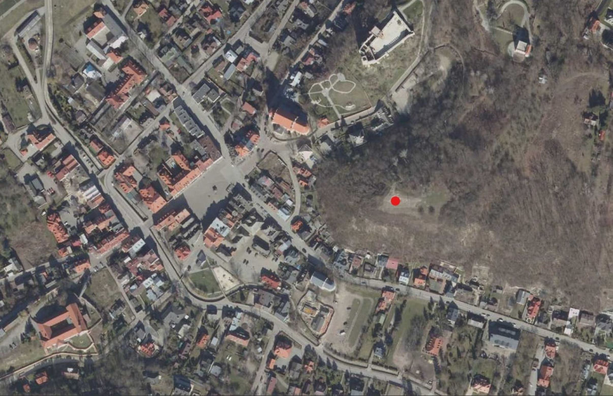 Na turystów w Kazimierzu patrzyła naga ludzka czaszka. Kim było to dziecko?