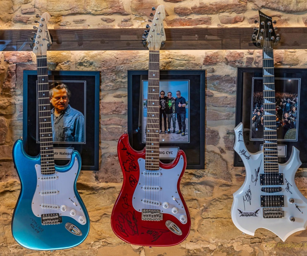 W tym świętokrzyskim miasteczku zobaczysz największą kolekcję gitar. Dawniej prowadził tędy rzymski szlak