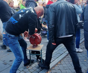 Demonstracja pod Sądem Rejonowym w Środzie Wielkopolskiej! Elena wróć! 