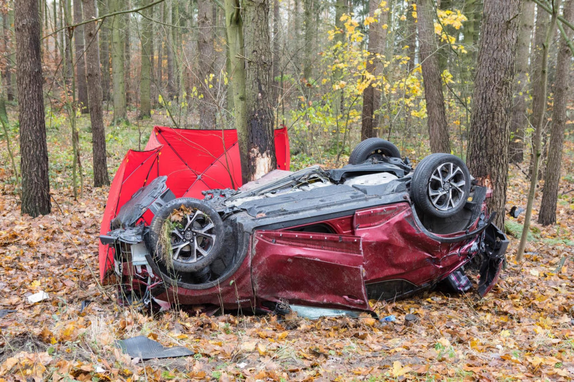 Tragiczne wypadek na DK 10 pod Piłą! Zginęła jedna osoba, a cztery zostały ranne [ZDJĘCIA]
